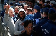 هنغاريا تحتجز أكبر عدد من اللاجئين السوريين بيوم واحد