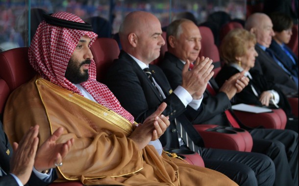 بوتين يمازح ولي العهد السعودي محمد بن سلمان