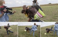 تسبب بطردها من القناة: فيديو لمصورة هنغارية متطرفة تعتدي على مهاجرين بينهم أطفال